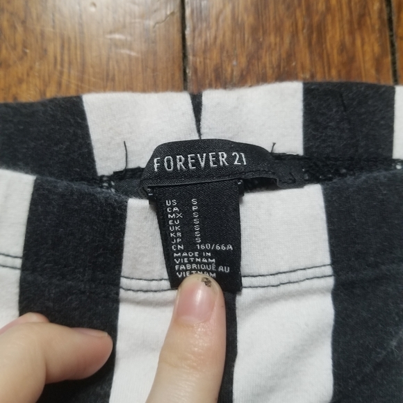 Forever 21 Stripped Leggings Sz Small - Picture 2 of 3